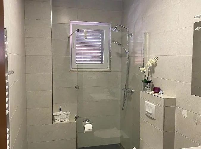 Strandhaus Roko * Preko