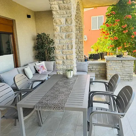 Strandhaus Roko Apartmán *